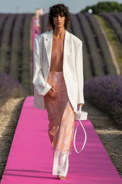 Look 1